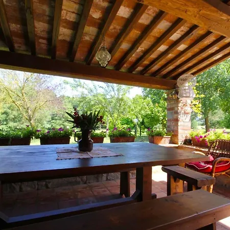 Villa Sleeps 6 Pool Wifi